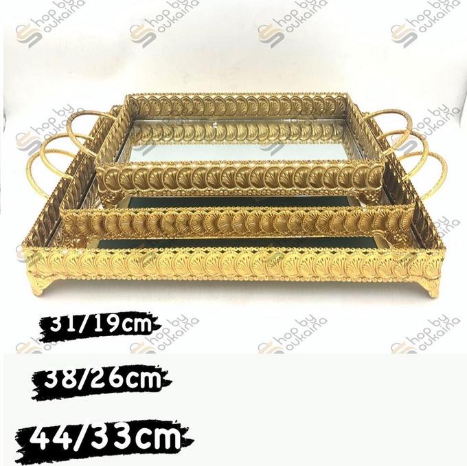 3 square mirror trays in gold