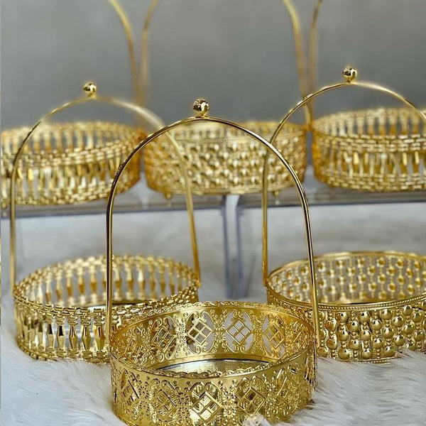 Plateau sculpté à la main en forme de selilla, de couleur or